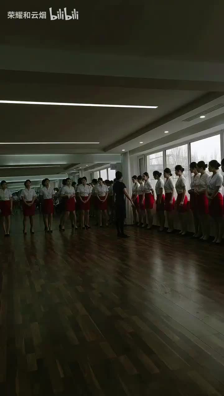 航服生日常训练 制服 站姿礼仪 休息 合影