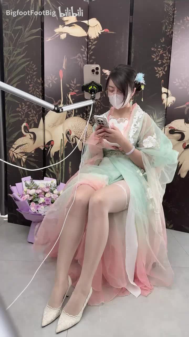 【油亮丝袜】晚风 拿下你是迟早的事 2025-09-21 09_26