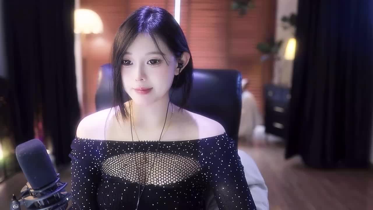 虎牙-映画-赫拉拉不拉【桃】-2025-09-26-08-53_4