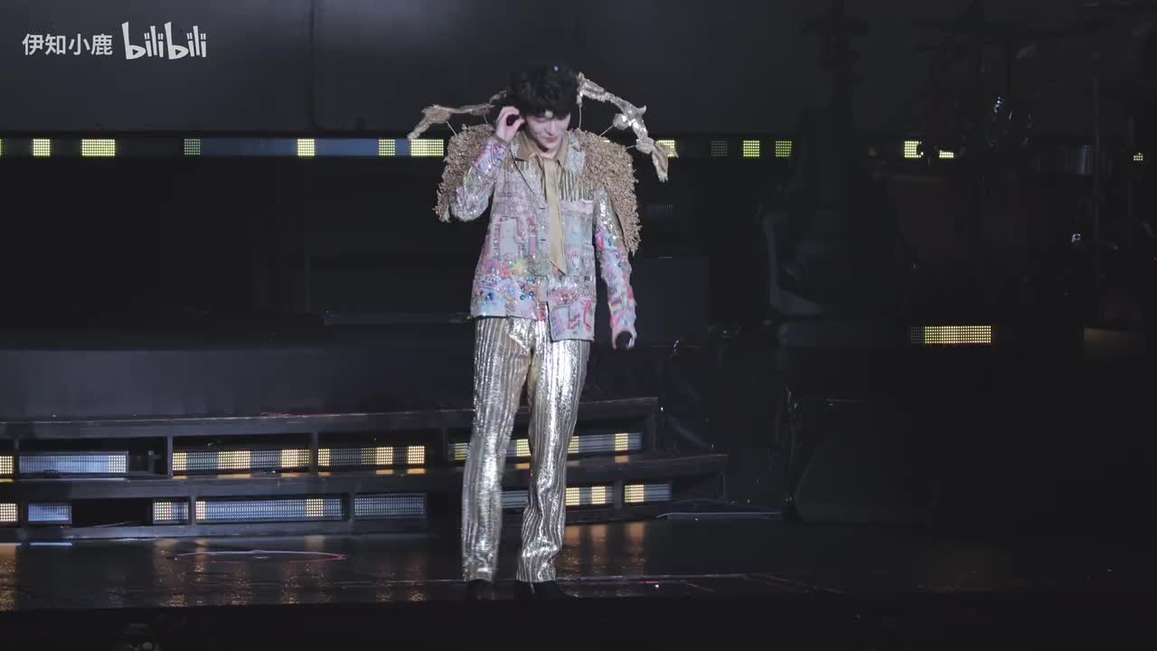 P31 『扭蛋机』《有月亮的地方》