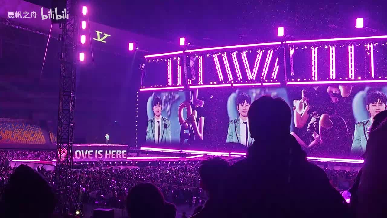 十一、无遮挡视角：加班（仰望星空）+散场奔跑