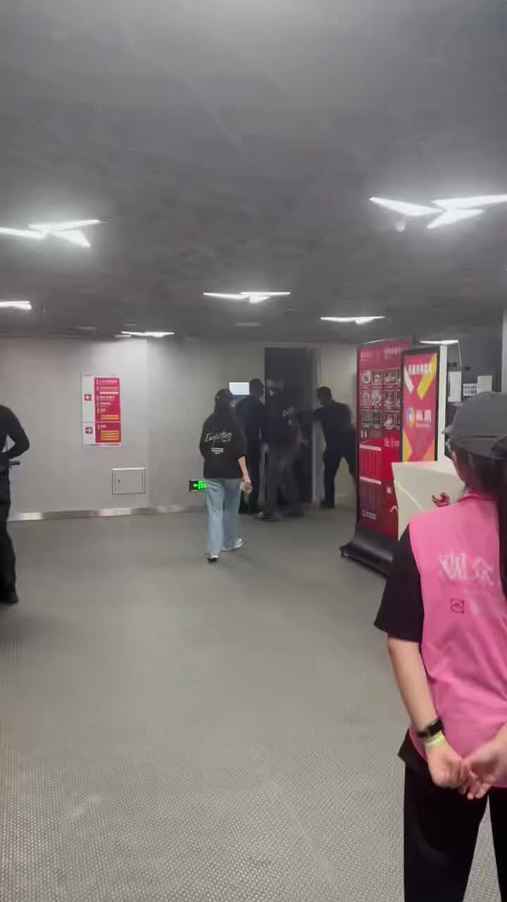 离场8