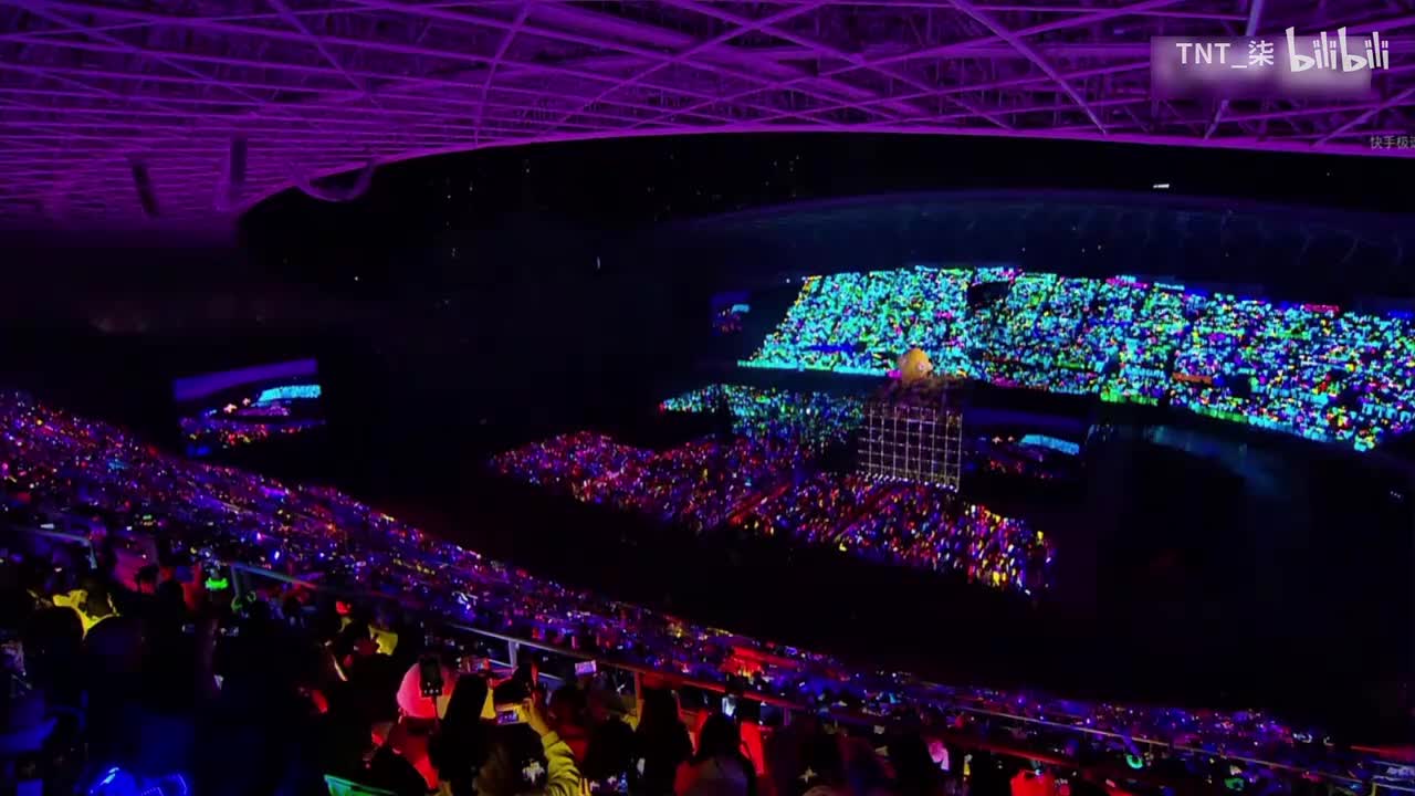 《相遇》+《旅途组曲》+《全世界我最美》