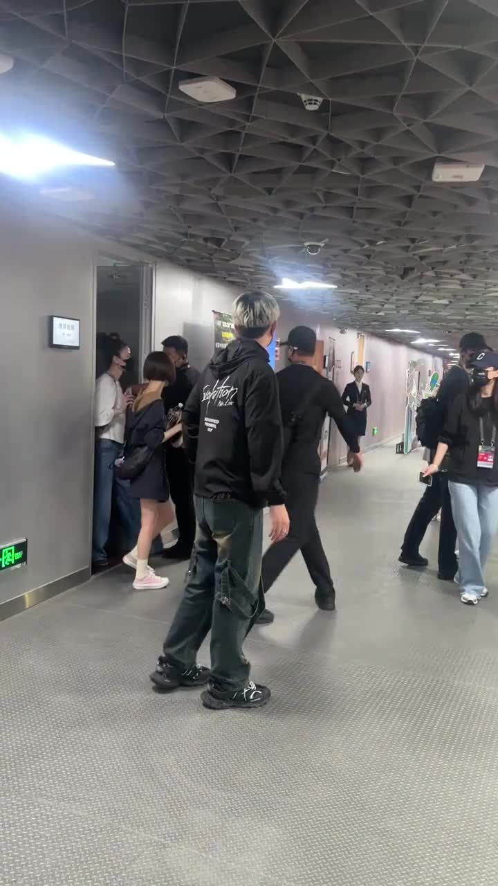 结束离场打招呼1