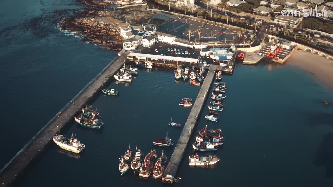 航拍海边码头