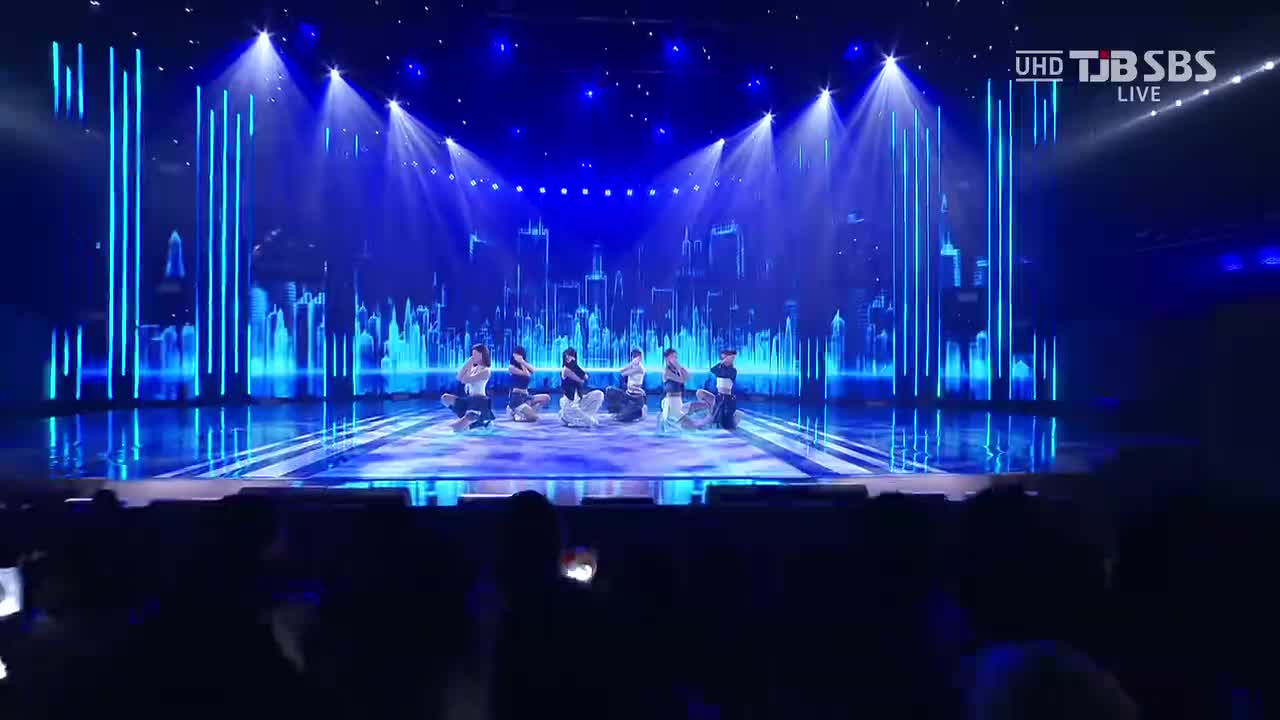 251026 SBS UHD Inkigayo izna - Mamma Mia