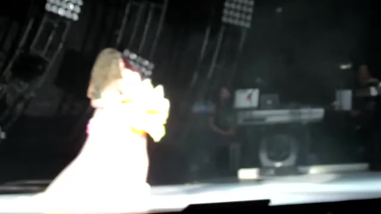 131014 - 今天没有词穷但有包子萱