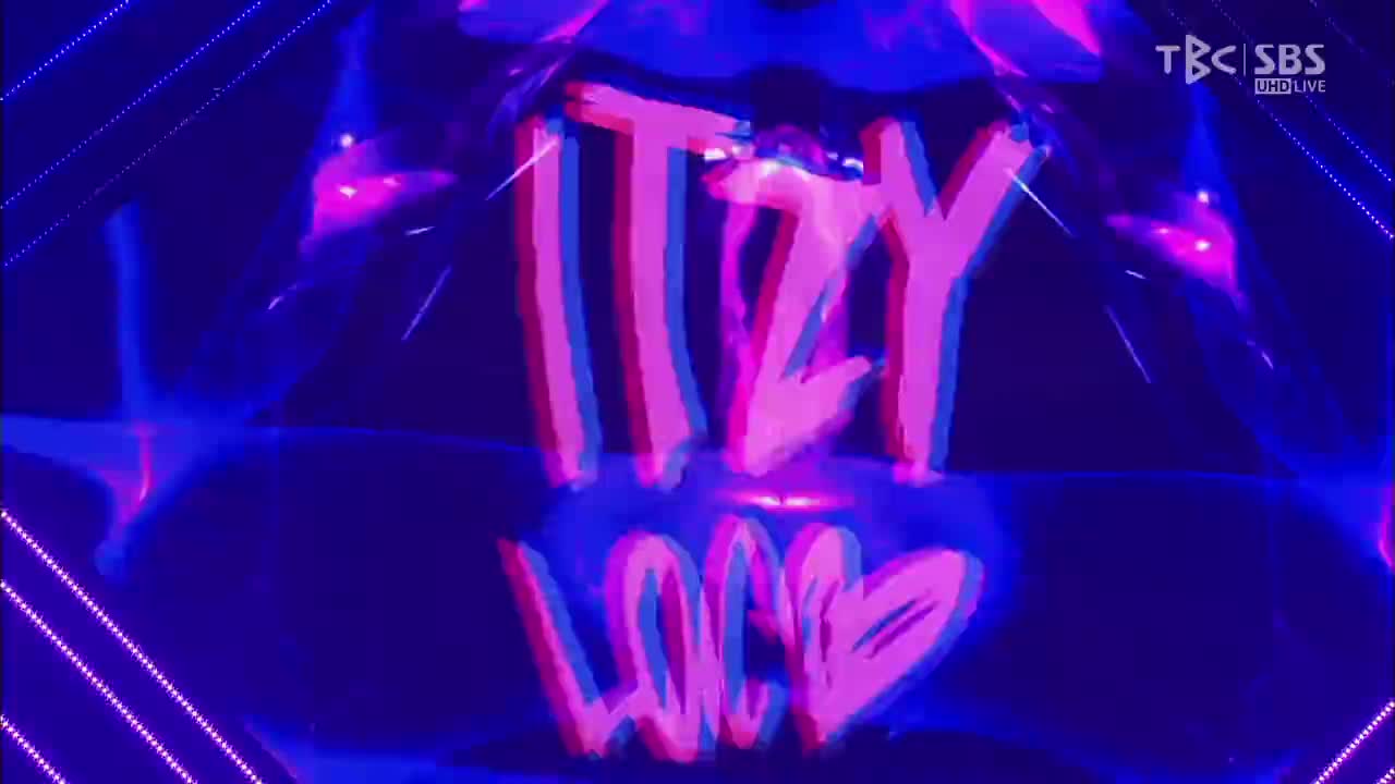 211010 SBS UHD Inkigayo ITZY - LOCO