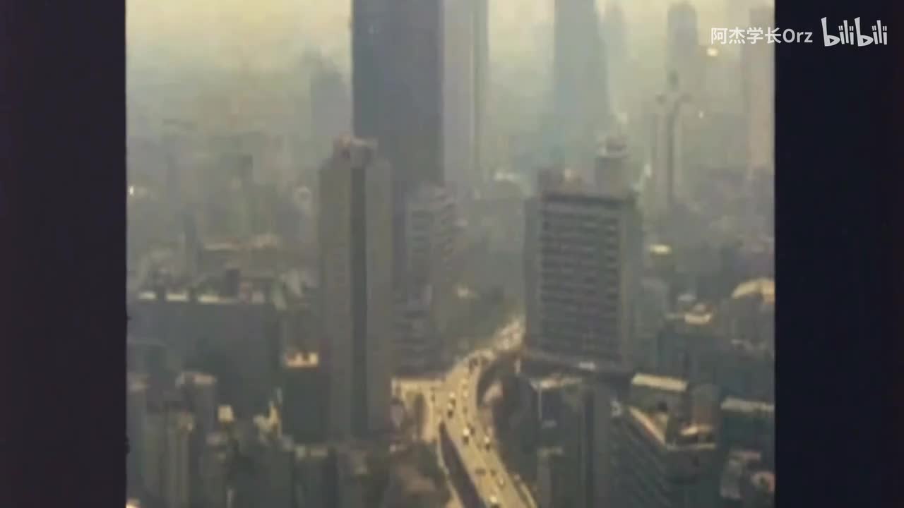 17秒90年代人才市场画面