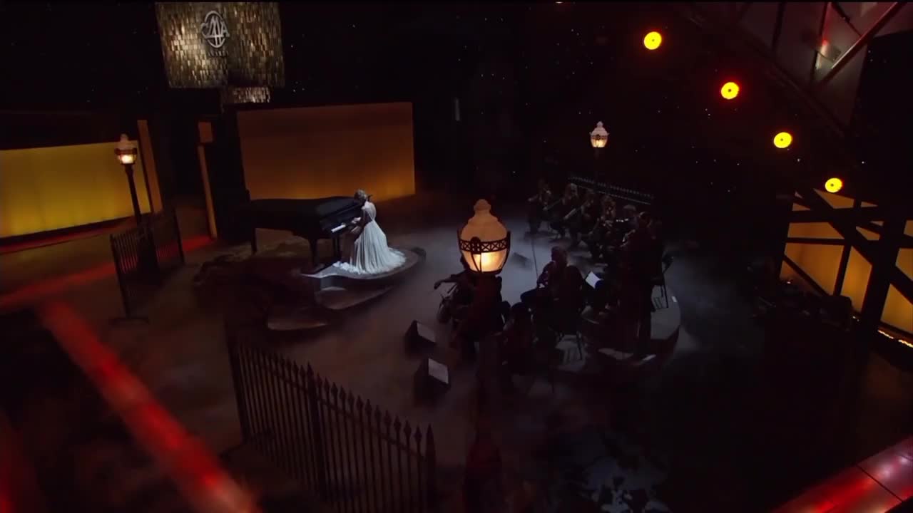 Taylor Swift - Back To December - CMA Awards 2010