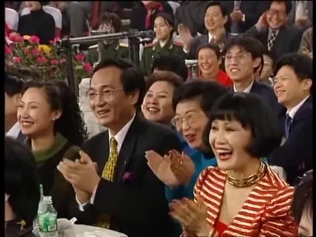 高秀敏 范伟《将心比心》_清晰 480P