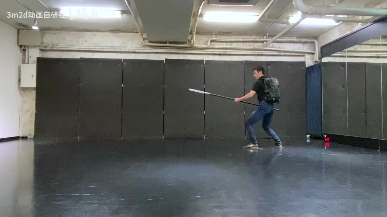 【长武器(LongWeapon)】直刺→360°旋转→横扫→直刺→大风车