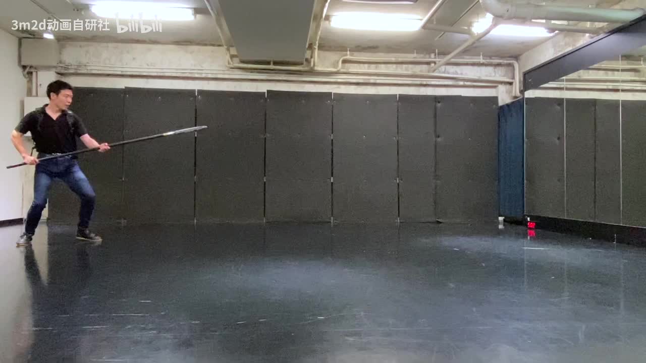 【长武器(LongWeapon)】直刺（迈步向前）