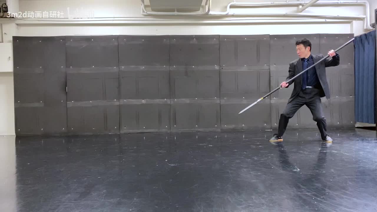 【长武器(LongWeapon)】直刺→360°旋转→直刺→横扫