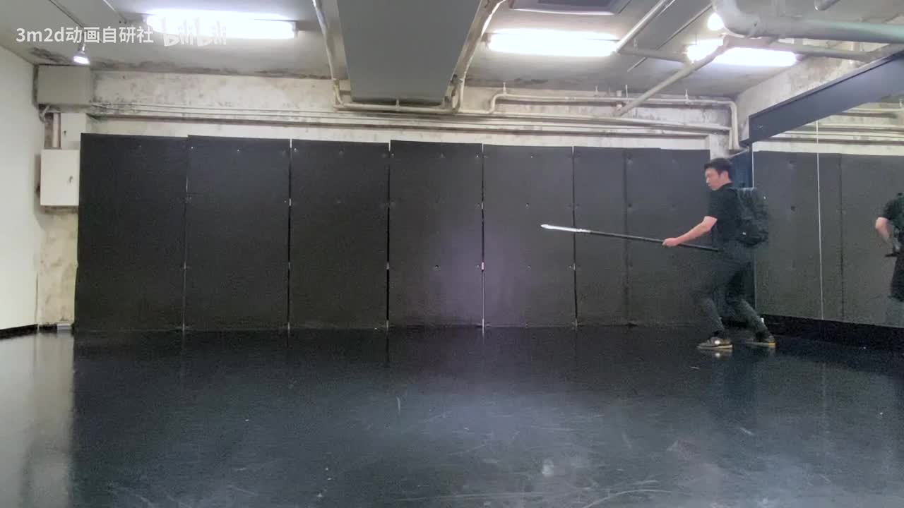 【长武器(LongWeapon)】直刺x4（连续向前）