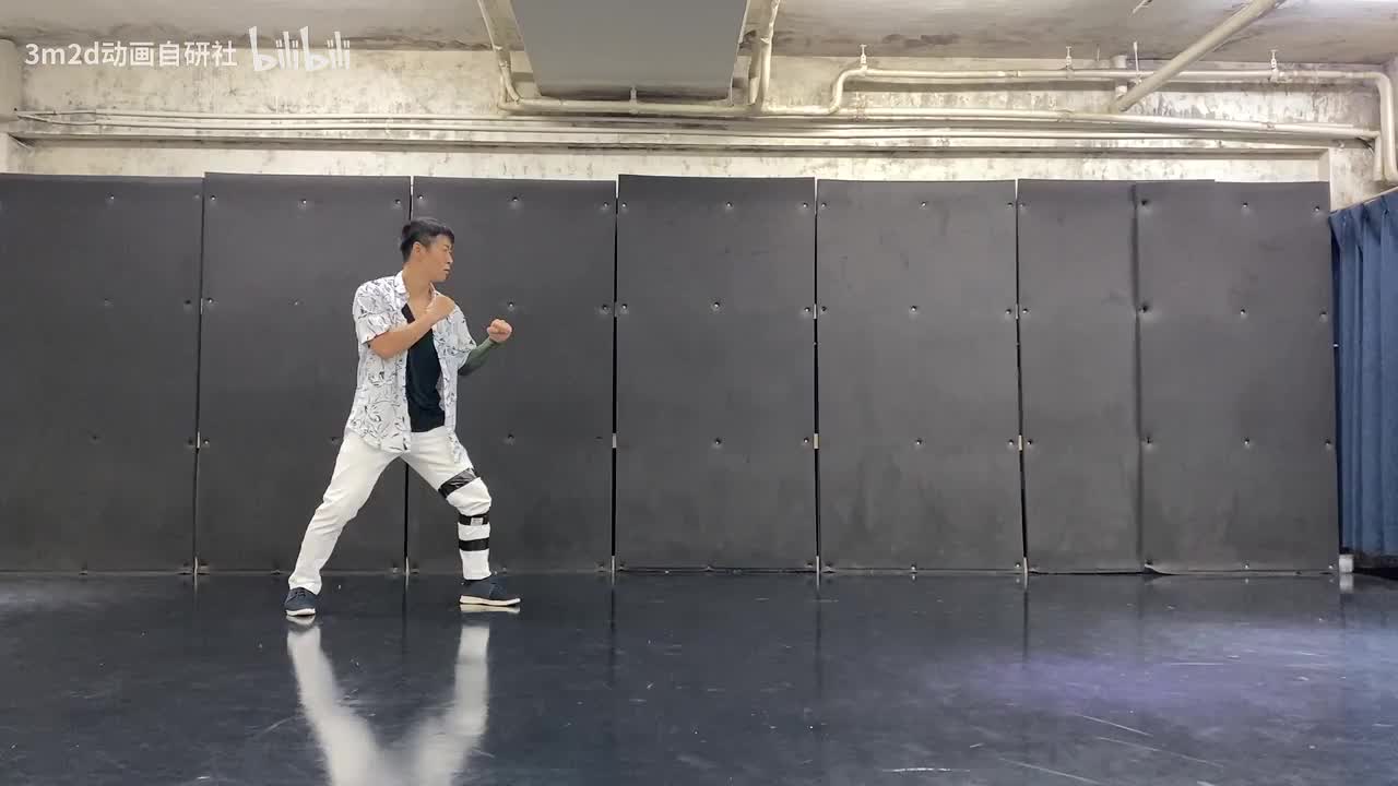 【拳】上步→勾拳