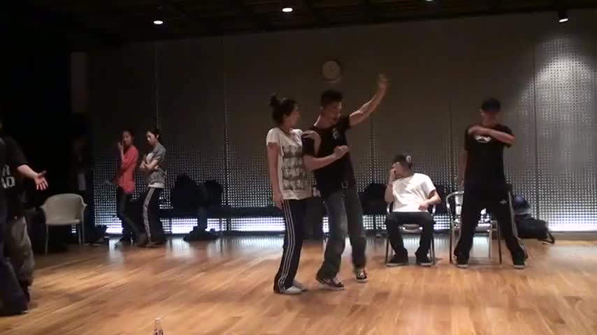 太阳 - I Need A Girl