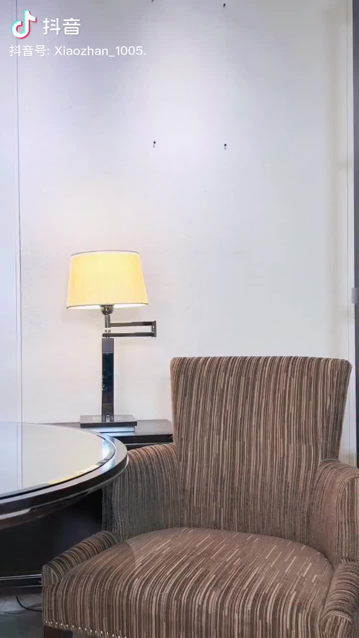 220423 肖战 送给生活一首诗