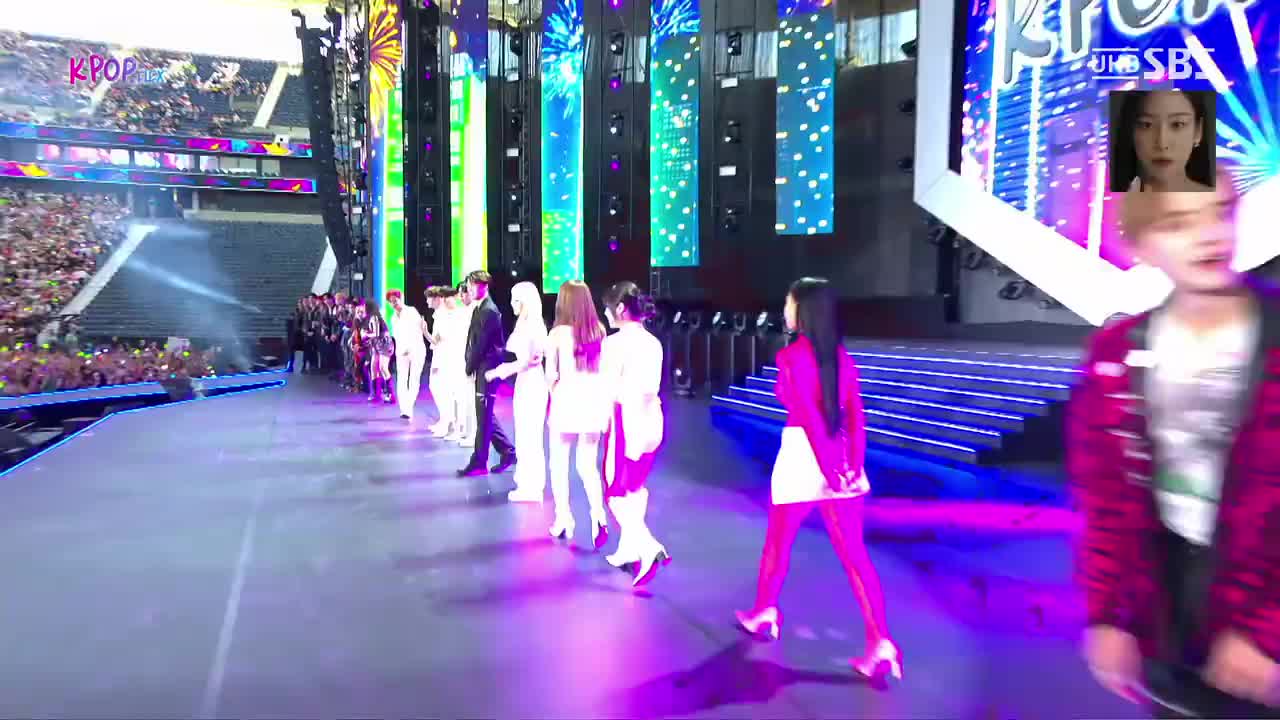 220528 SBS UHD 2022 KPOP FLEX in Frankfurt IVE - LOVE DIVE