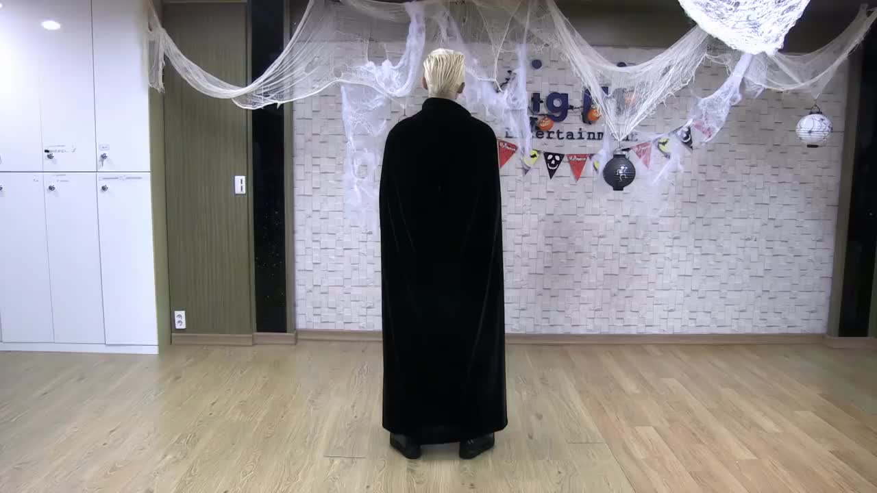 16BTS-War of Hormone 练习室(万圣节版)