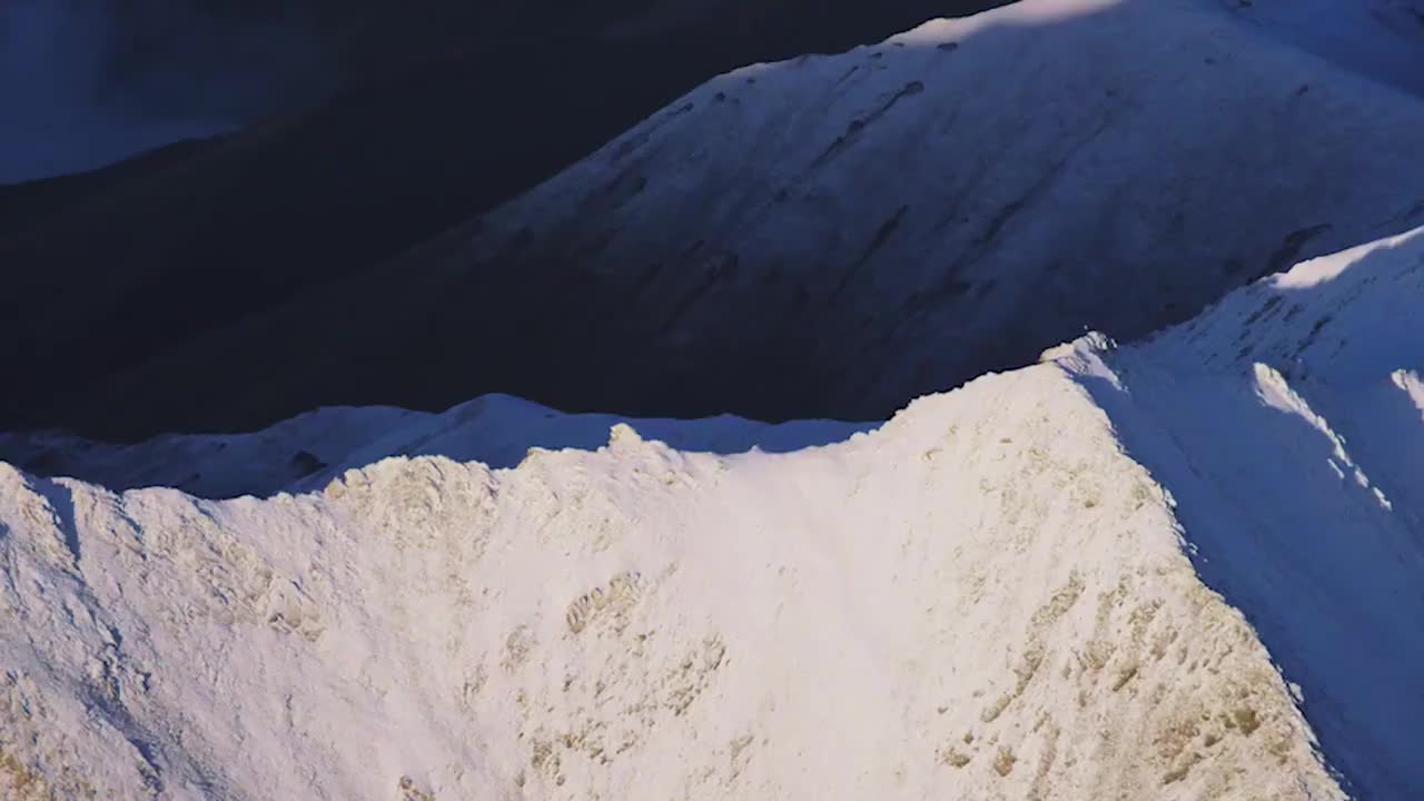 26、沙漠里的湿岛：祁连山 Amazing China-Qilian Mountains：A Wet Island Surrounded