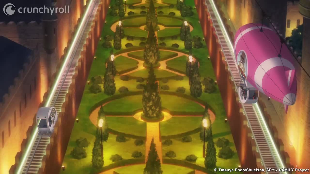 10. 劳埃德戴面具