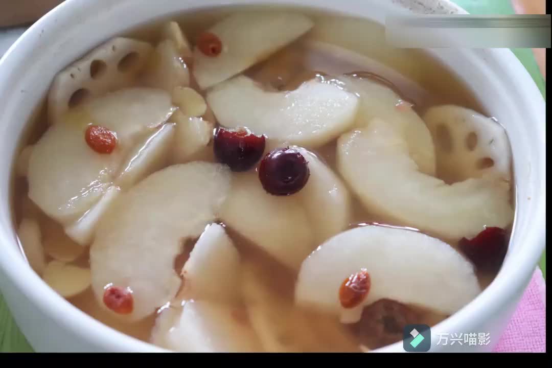 {48}--48.【节气药膳—立秋】百合莲藕炖梨