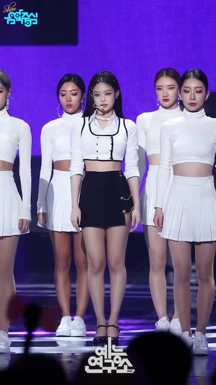 181215 SOLO (Vertical ver.) [103w] 音乐中心 漏腰 白衣黑短裙