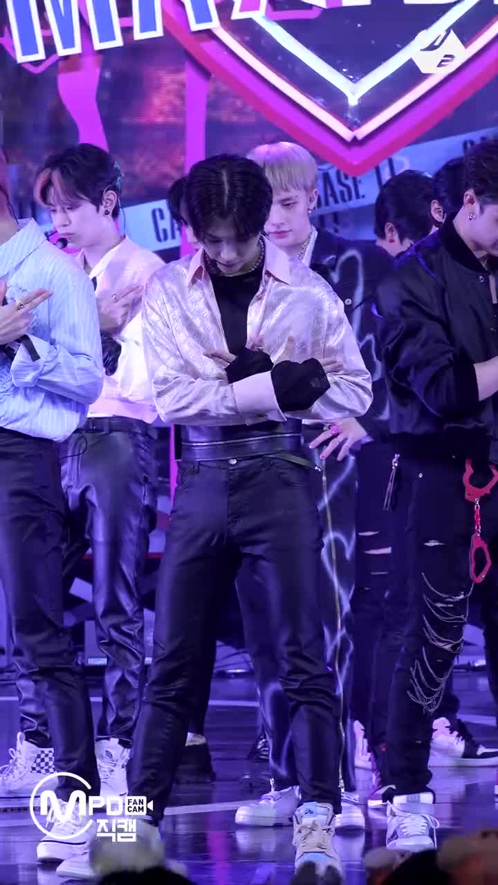 [221013 MCD] FELIX 竖屏直拍