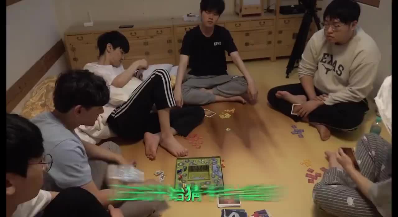 团建兰4cut（游戏）