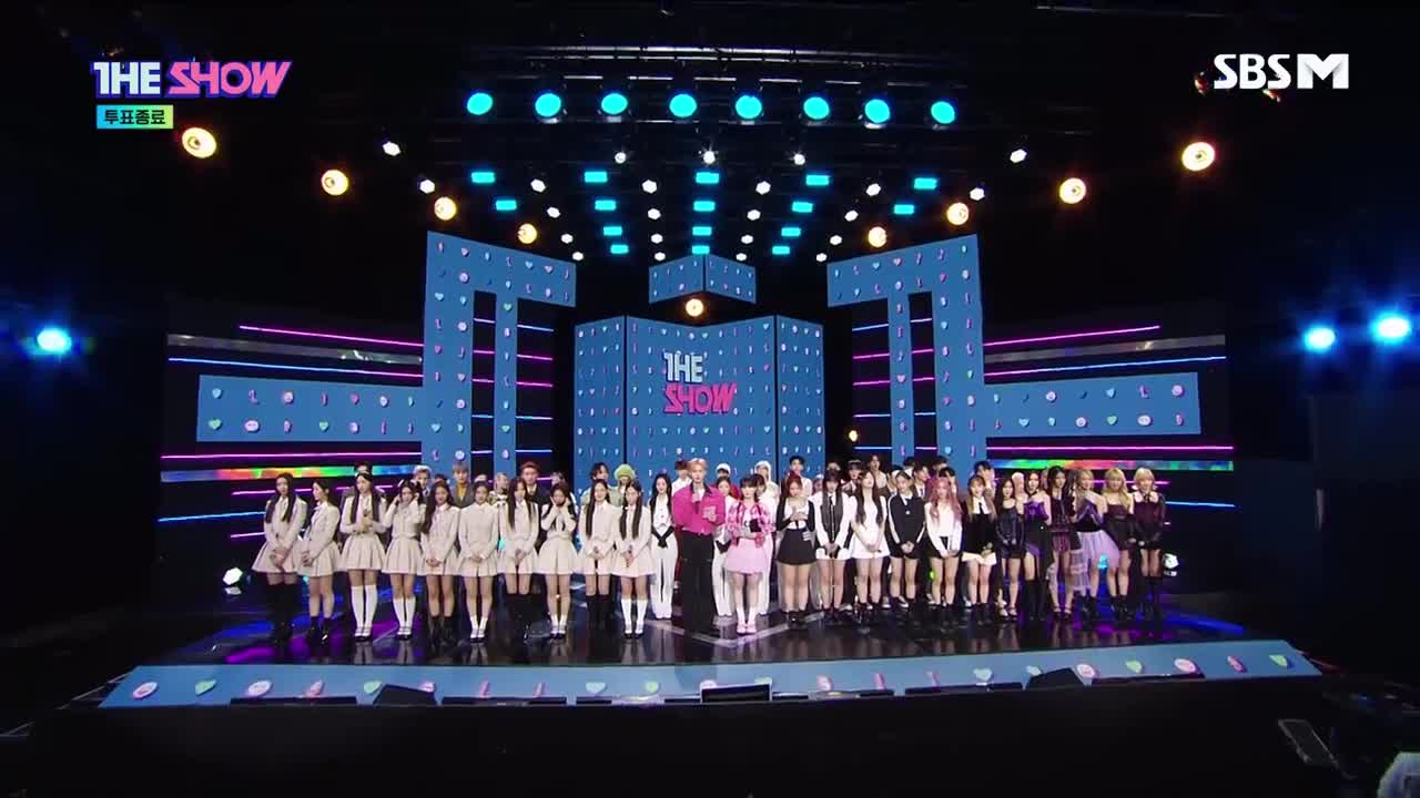 230221 SBS THE SHOW STAYC 1位