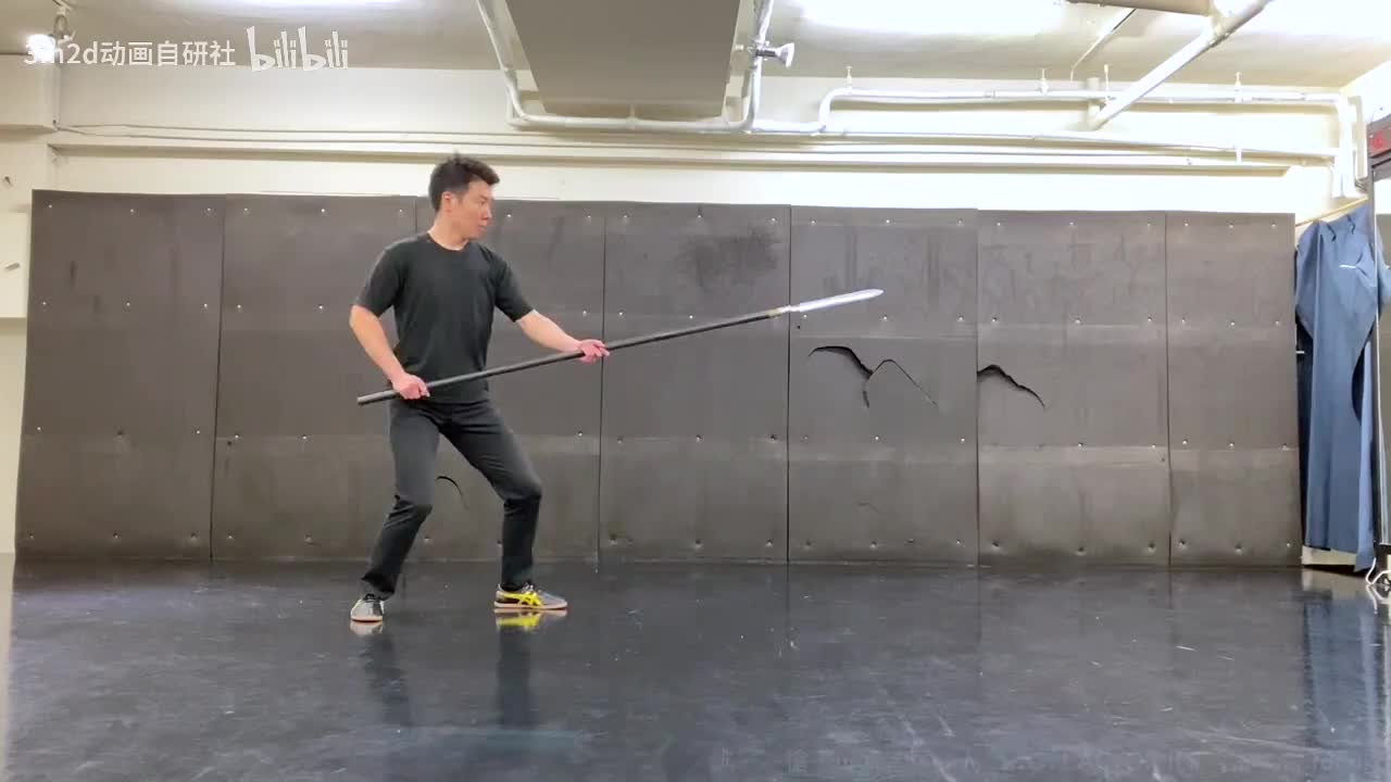 【长武器】后跳步攻击 Animation reference by 3D2M动画自研社