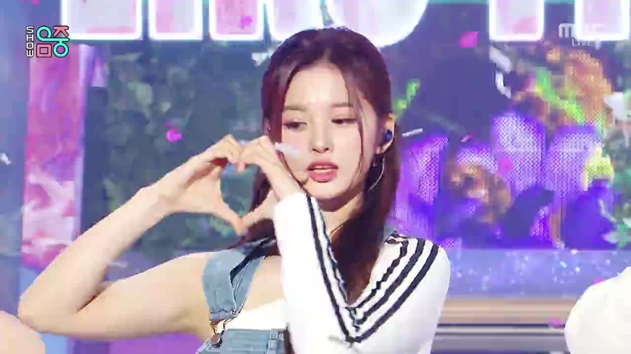 230325 MBC Music Core CRAVITY - Groovy