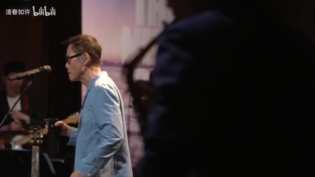 15-穿过你的黑发的我的手