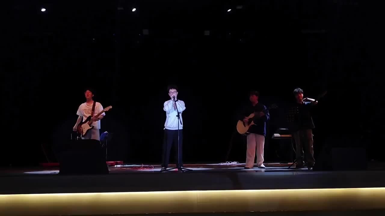 11、一万次悲伤（校乐队）