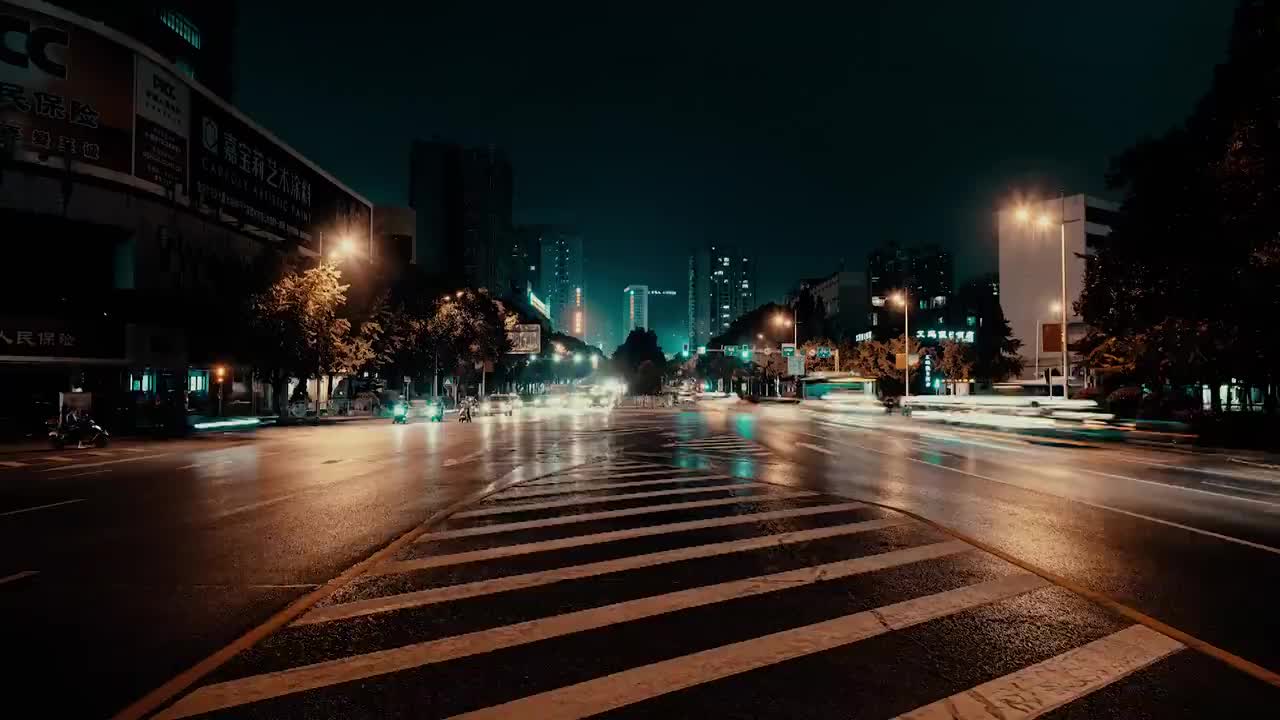 10.夜晚道路车流