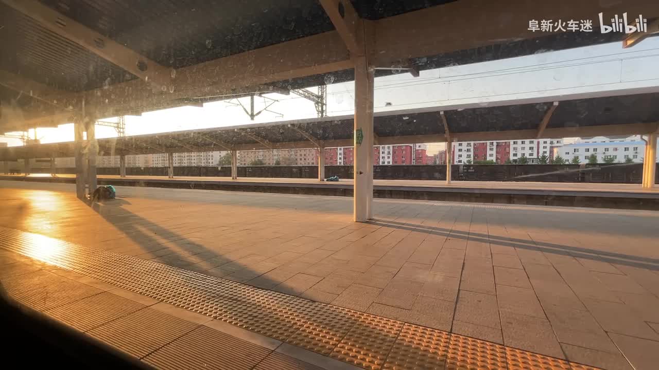 1230次 锦州—葫芦岛段 18：46—19：22