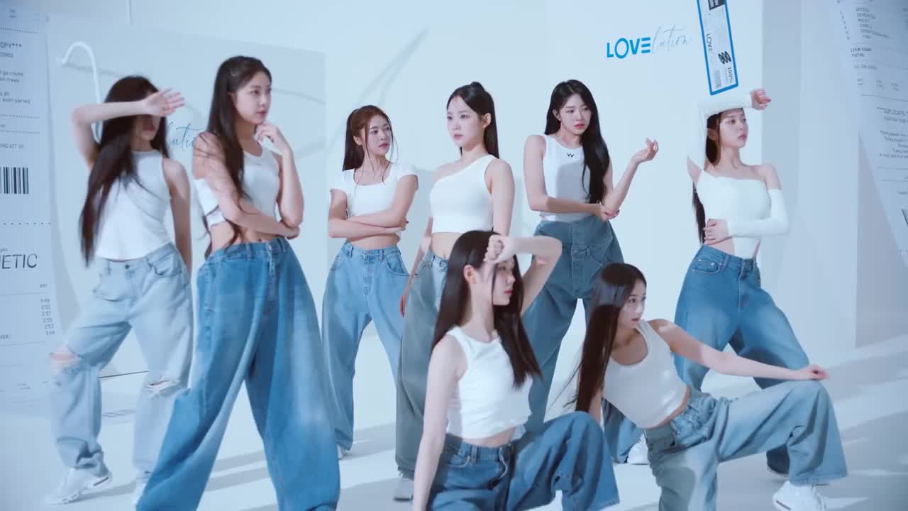 tripleS LOVElution - Girls Capitalism Official Dance Ver