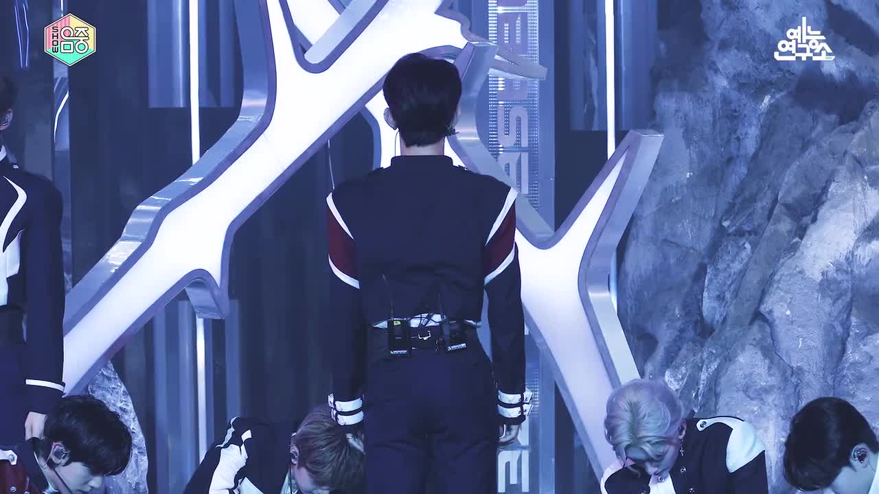 231111 CRUSH 音乐中心 横版