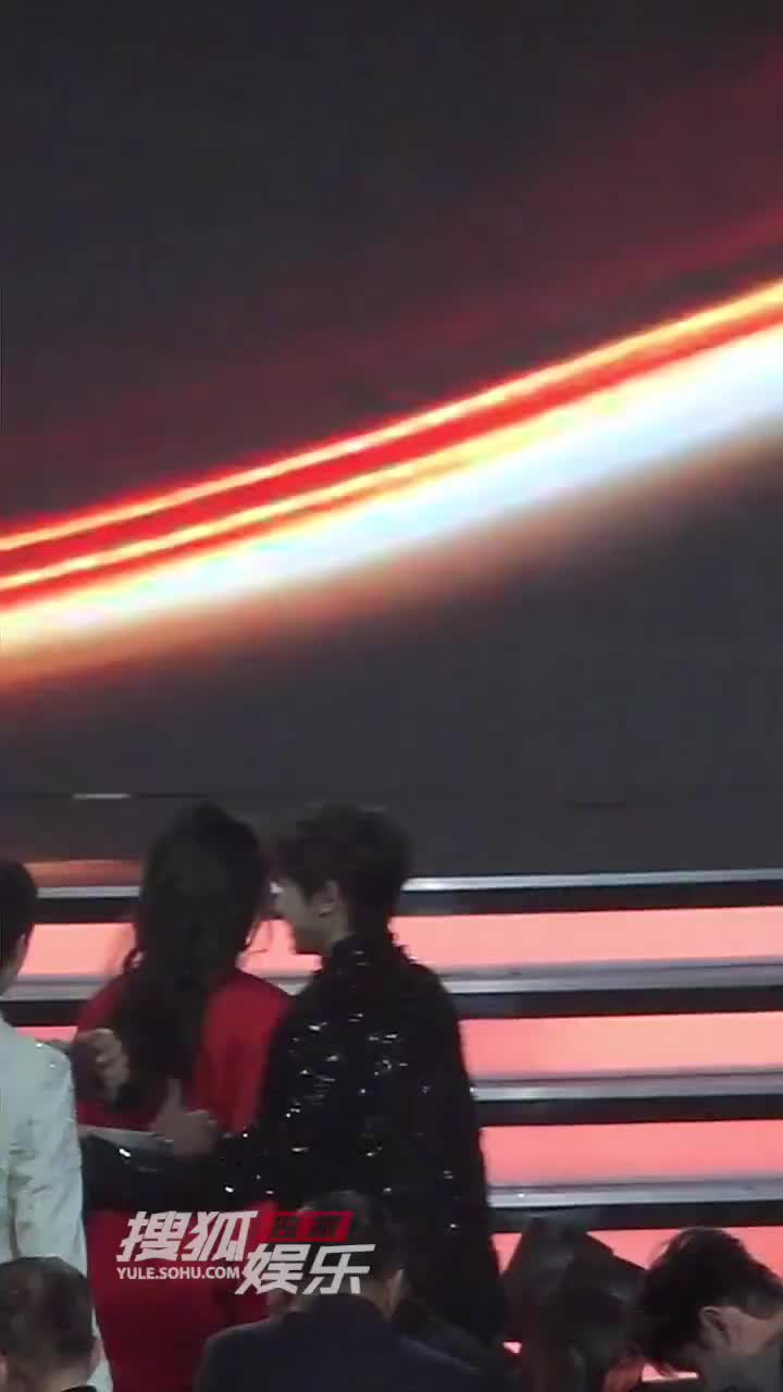 领奖cr.橘子娱乐