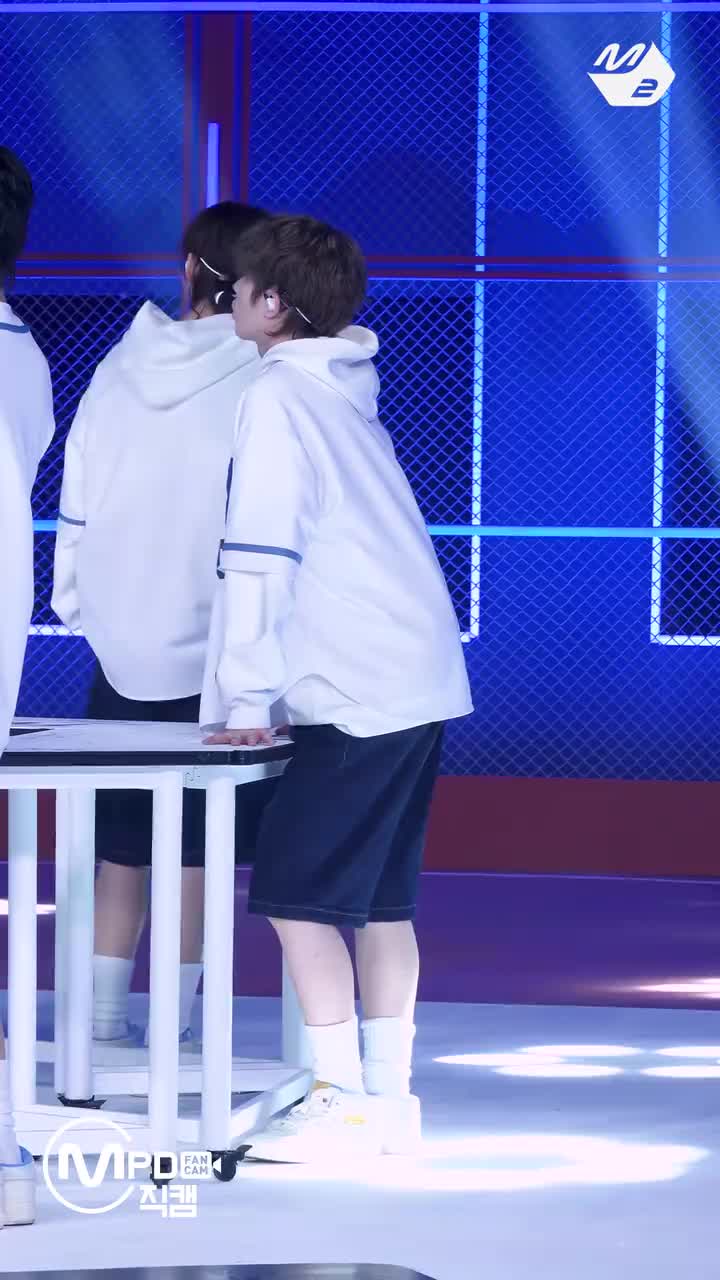 240122 KYUNGMIN竖版