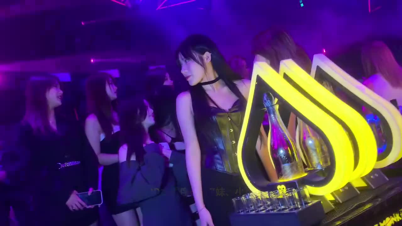 008. 3D亡灵序曲 (Remix) - 7妹、小可