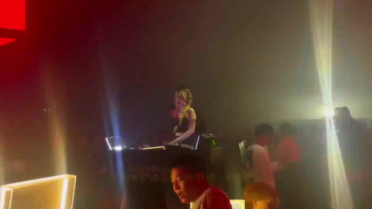 082. 纯电音5D立体360°环绕 (DJ版) - 齐彦语