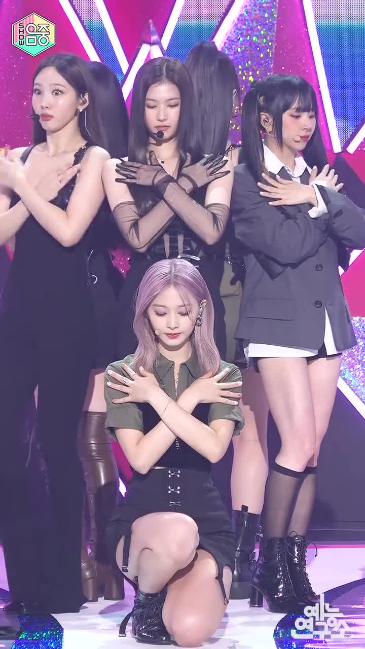 279万/Talk that Talk竖版/220827/音乐中心