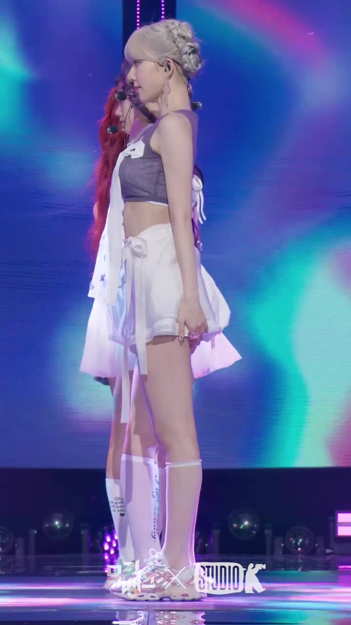 洪恩採 HONG EUNCHAE - Swan Song 竖版直拍