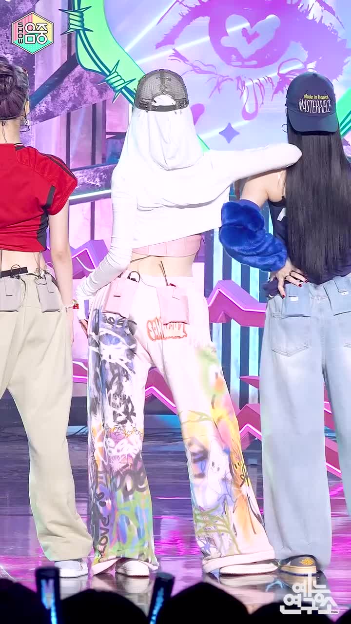 [4K] 许允真 HUH YUNJIN - EASY 竖版直拍