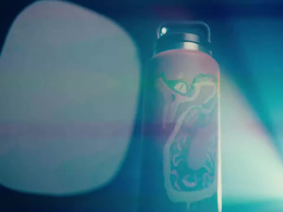 “我的第一个定制YETI水瓶！”My First Custom YETI Bottle!