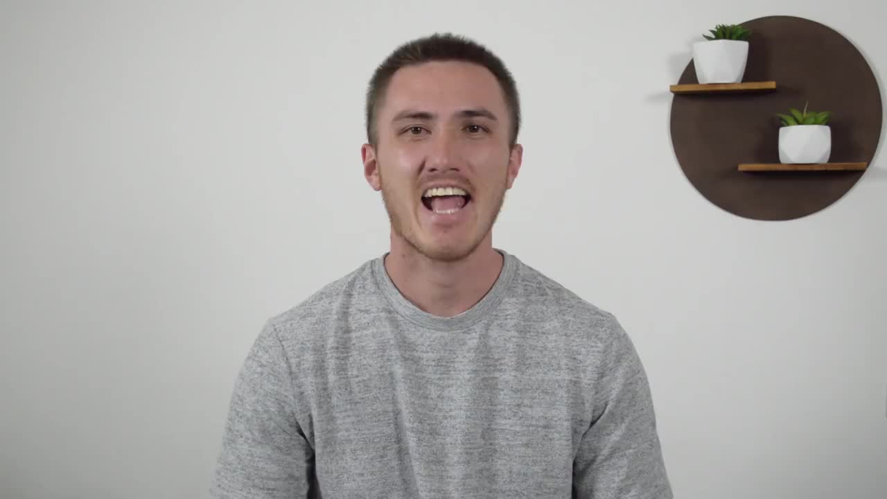 用英语聊美国的小费文化，包括小费的定义和金额。