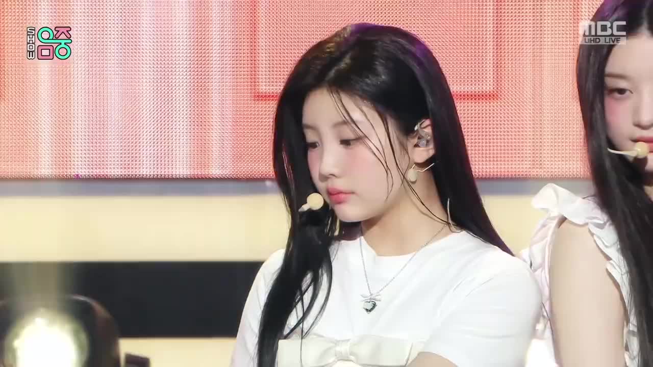 【ILLIT】舞蹈版《Magnetic》音乐中心舞台