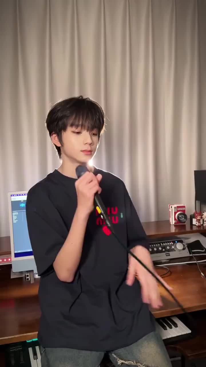 王橹杰 红蔷薇白玫瑰